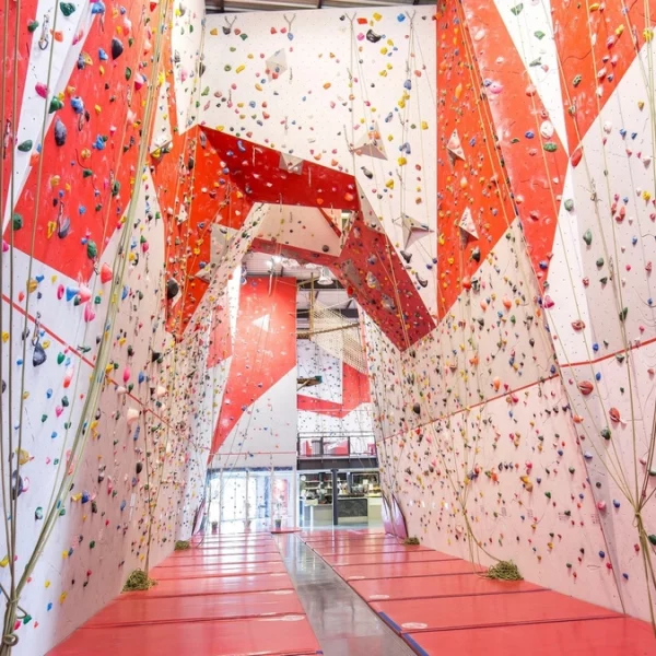 Climb Up Aix Bouc Bel Air Bloc Session Sormiou Salle d'escalade à Marseille Salle de bloc et de voie Cours d'escalade