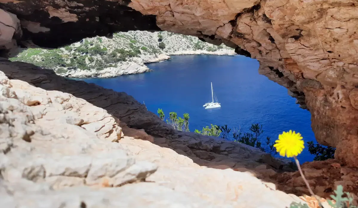 Escalade dans le Parc National des Calanques.