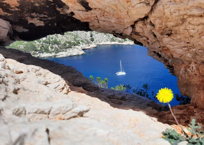 Escalade dans le Parc National des Calanques.