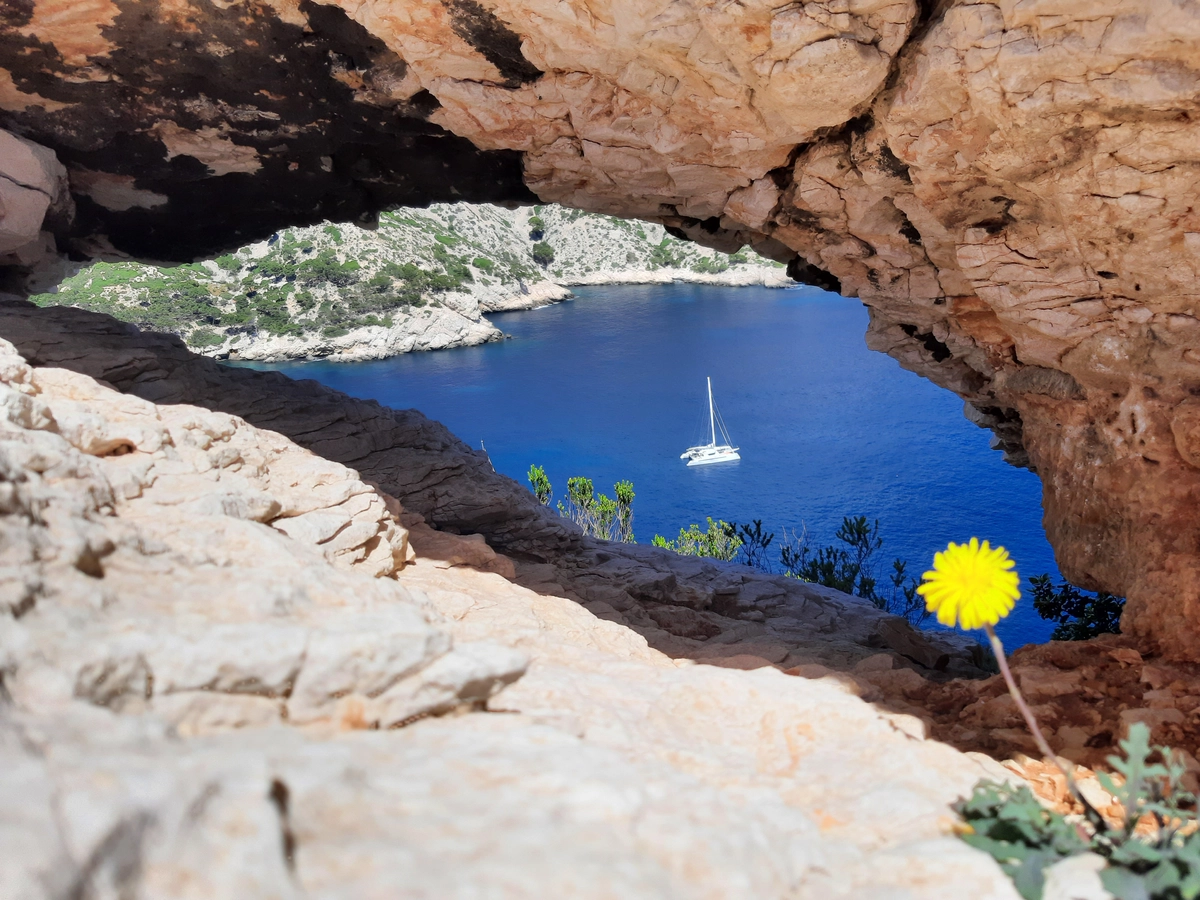 Escalade dans le Parc National des Calanques.