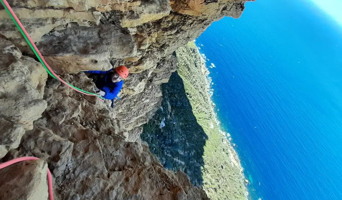 Escalade au Cap Canaille. Vue sur mer avec Yescalade