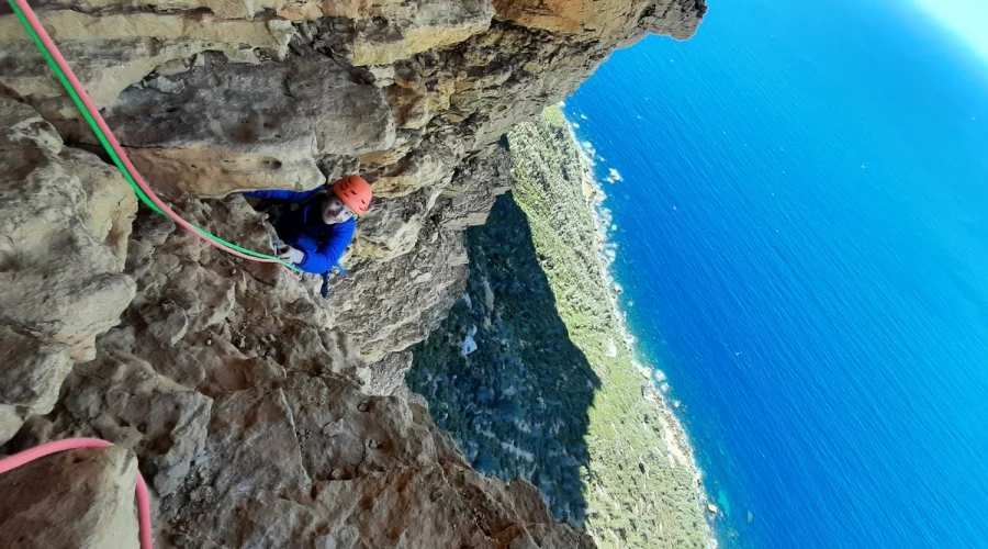 Escalade au Cap Canaille. Vue sur mer avec Yescalade