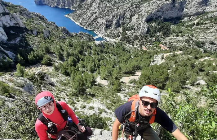 Escalade Calanque de Morgiou. Le crêt saont michel. Idéal pour débuter en grande voie