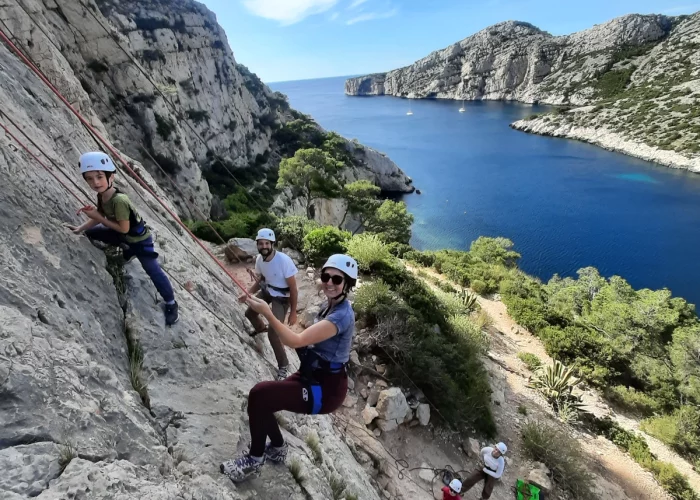 Escalade en famille dans la Calanque de Morgiou Marseille