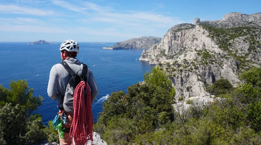 Randonnées aventures dans les Calanques avec un moniteur diplômé