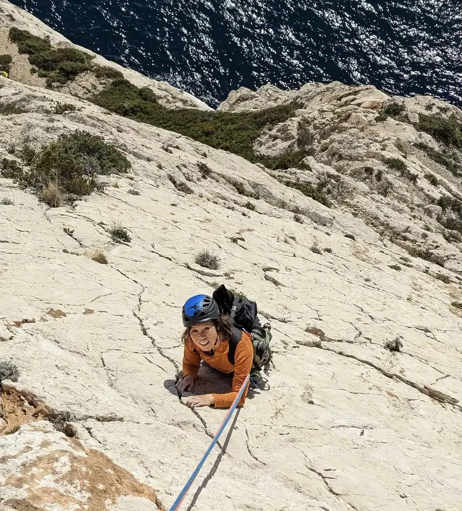 Escalade en grande voie dans la Calanque de Sormiou Guide moniteur diplômé
