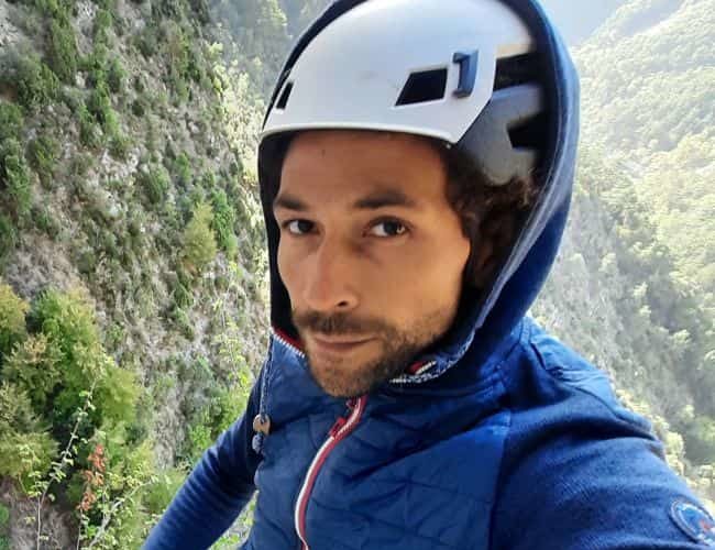 Ramon Jacob Yescalade : moniteur diplômé d'escalade & via ferrata La Ciotat, Cassis, Marseille. Activités EVG & EVJF, team building dans le Parc National des Calanques