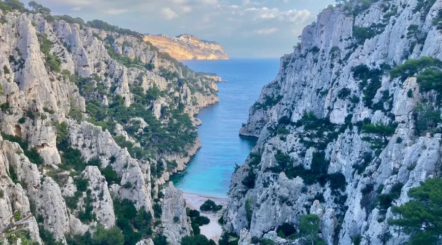 via ferrata escalade et gra,de voie dans les Calanques d'En-Vau