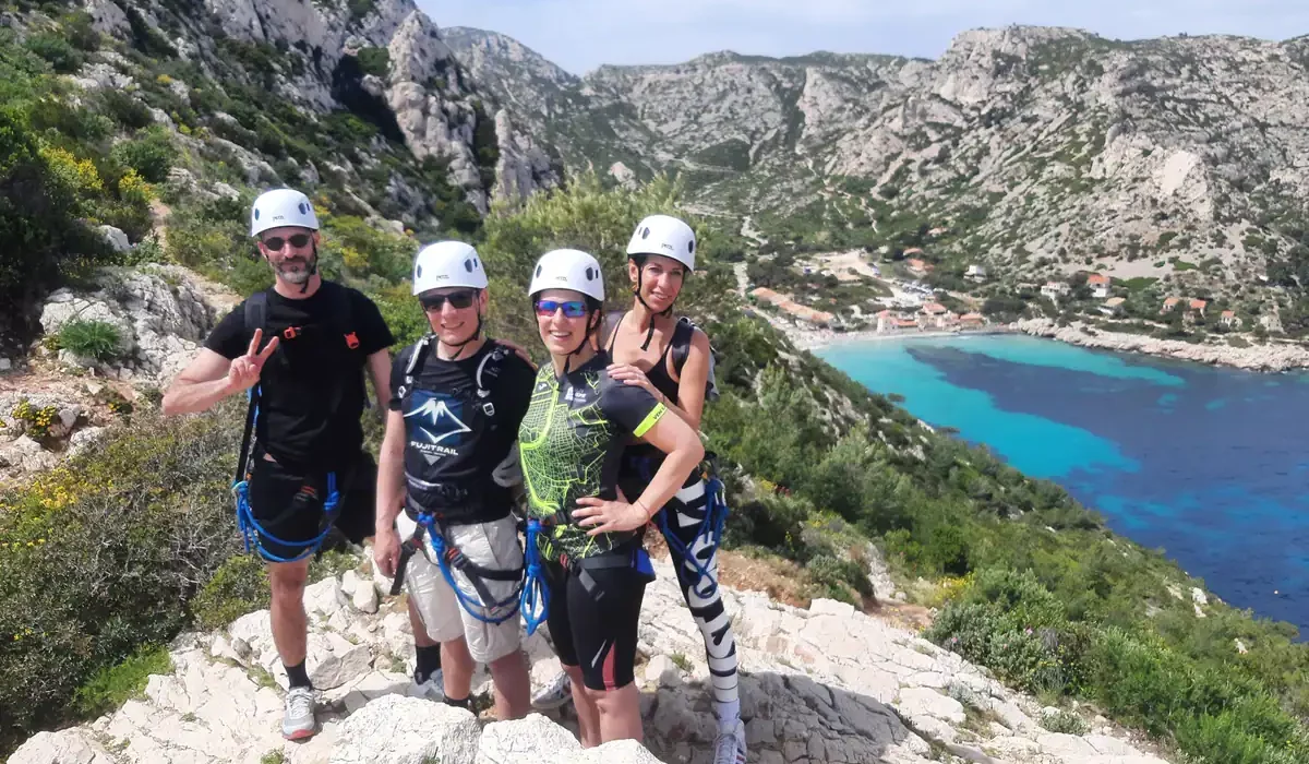 activité team building séminaire entreprise via ferrata à Marseille encadrée par guide professionnel