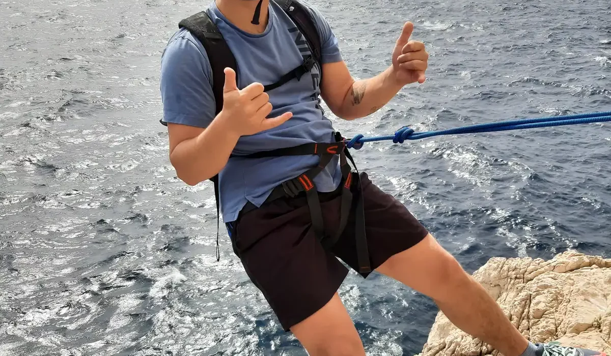 activité EVG & EVJF via ferrata à Marseille encadrée par guide professionnel