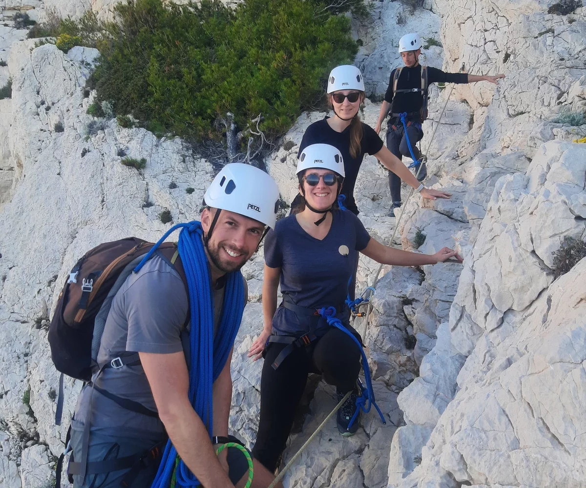 activité team building via ferrata à Marseille encadrée par guide professionnel