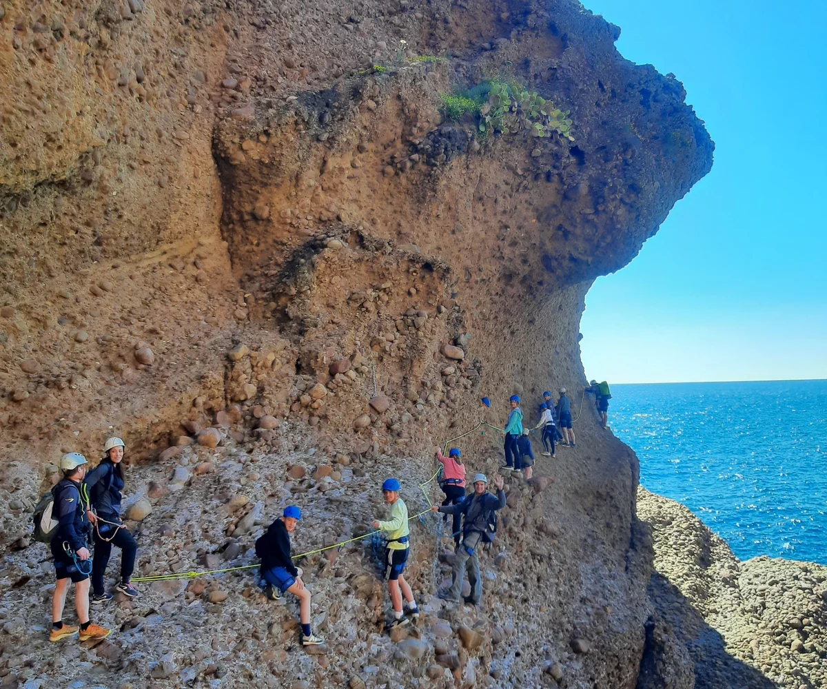 "Via cordata en bord de mer à Cassis avec un moniteur d’escalade diplômé dans le Parc national des Calanques
