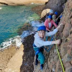 "Via cordata en bord de mer à La Ciotat avec un moniteur d’escalade diplômé dans le Parc national des Calanques