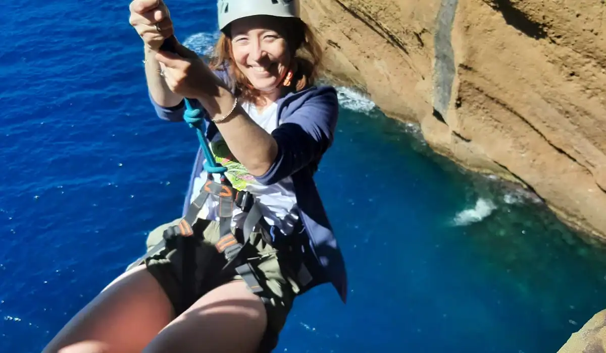 "Via cordata en bord de mer à La Ciotat avec un moniteur d’escalade diplômé dans le Parc national des Calanques