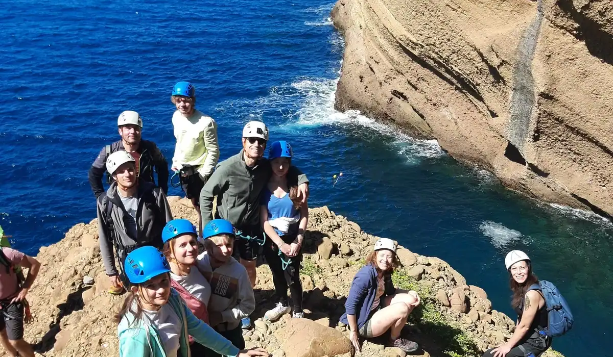 "Via cordata en bord de mer à La Ciotat avec un moniteur d’escalade diplômé dans le Parc national des Calanques
